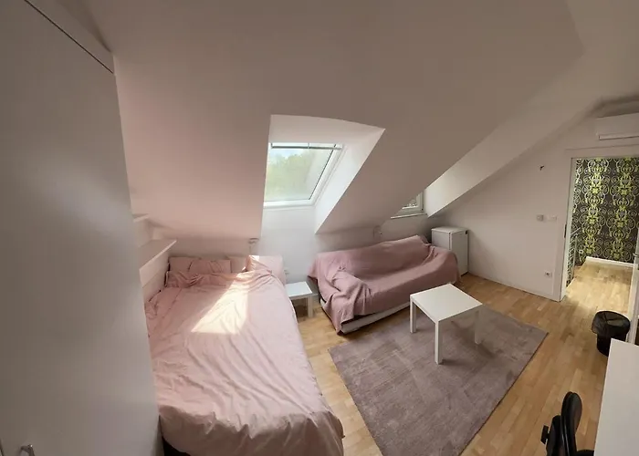 Privatunterkunft Free Park&bikes *